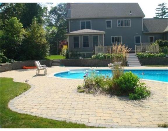 222 Charnock Hill Road Rutland, MA 01543 - Photo 22 of 24 a front view of a house with garden