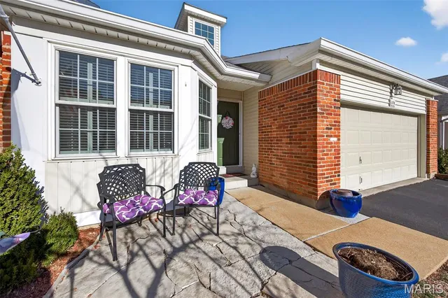 $350,000 | 174 Baxter Heights Court, Manchester, MO 63011