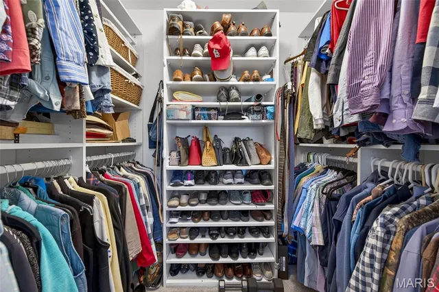 $350,000 | 174 Baxter Heights Court, Manchester, MO 63011