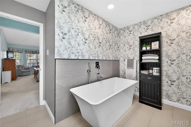 $350,000 | 174 Baxter Heights Court, Manchester, MO 63011