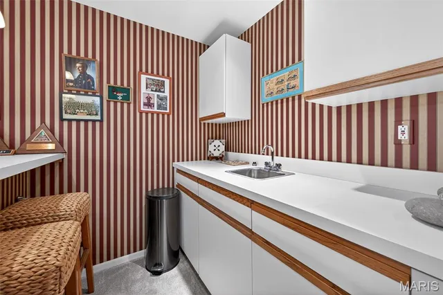 $350,000 | 174 Baxter Heights Court, Manchester, MO 63011