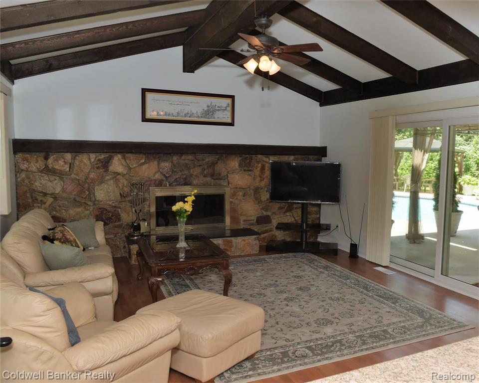 6040 Darramoor Road Bloomfield Hills, MI 48301 - Photo 16 of 47