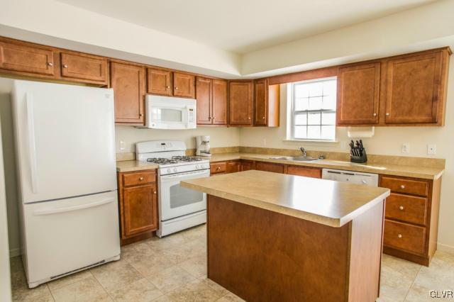 555 West Reeser Street Leesport, PA 19533 - Photo 2 of 24 Gallery Image 2
