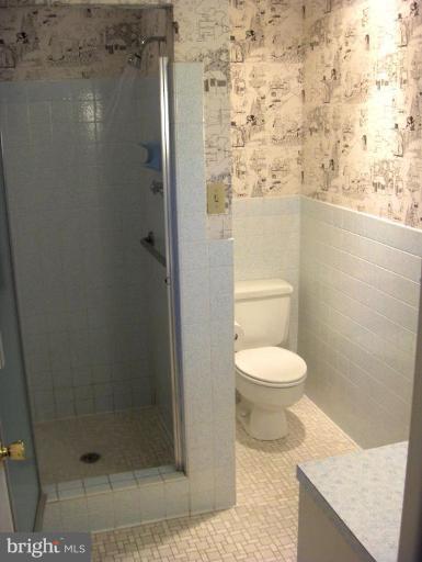 19710 Meadowbrook Road Hagerstown, MD 21742 - Photo 22 of 27 Master Bath