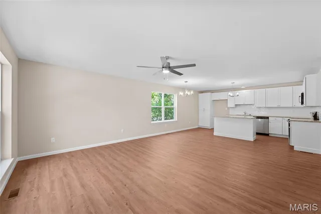 $294,900 | 3360 Suncrest Avenue, St. Louis, MO 63114