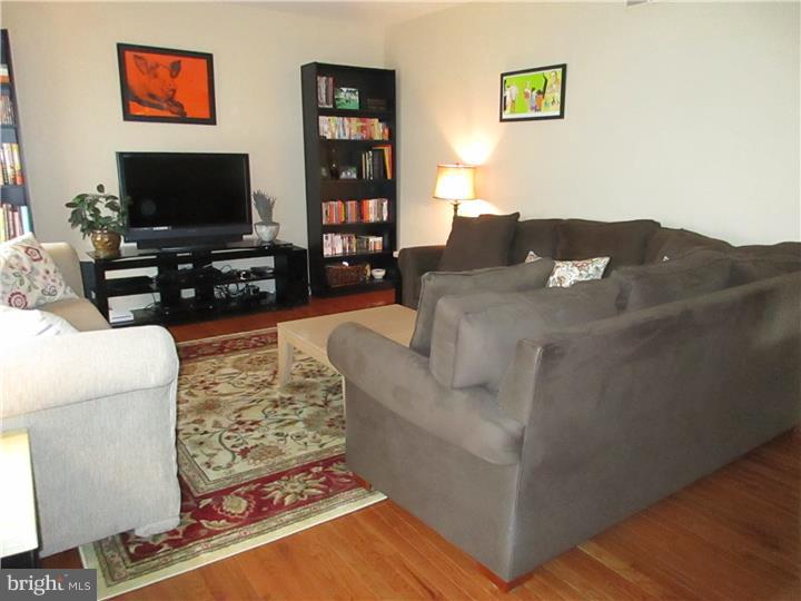 3208 Roxbury Road Hatfield, PA 19440 - Photo 3 of 19 Living Room