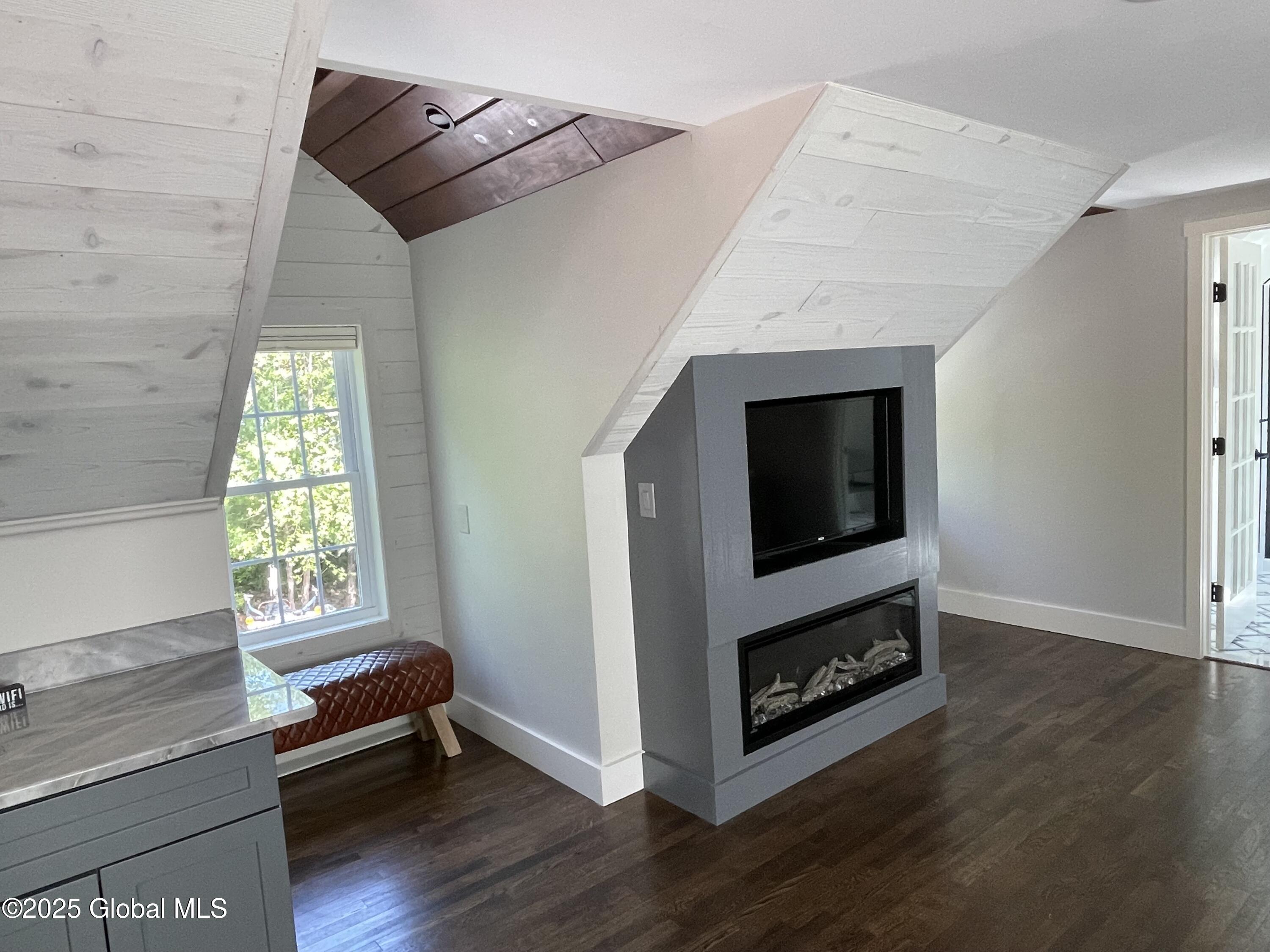 149 Cramer Road Malta, NY 12020 - Photo 7 of 21 IMG_0279