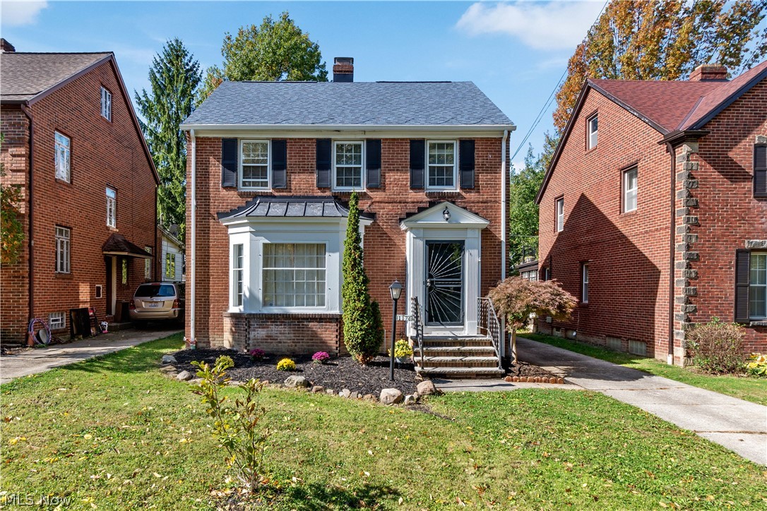 1176 Pennfield Road Cleveland, OH 44121 - Photo 1 of 31