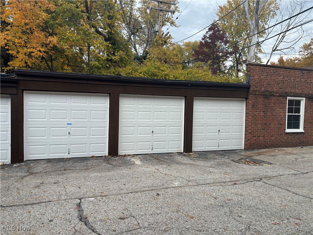 2525 Noble Road, Unit C3 Cleveland Heights, OH 44121 - Photo 10 of 11 View of garage