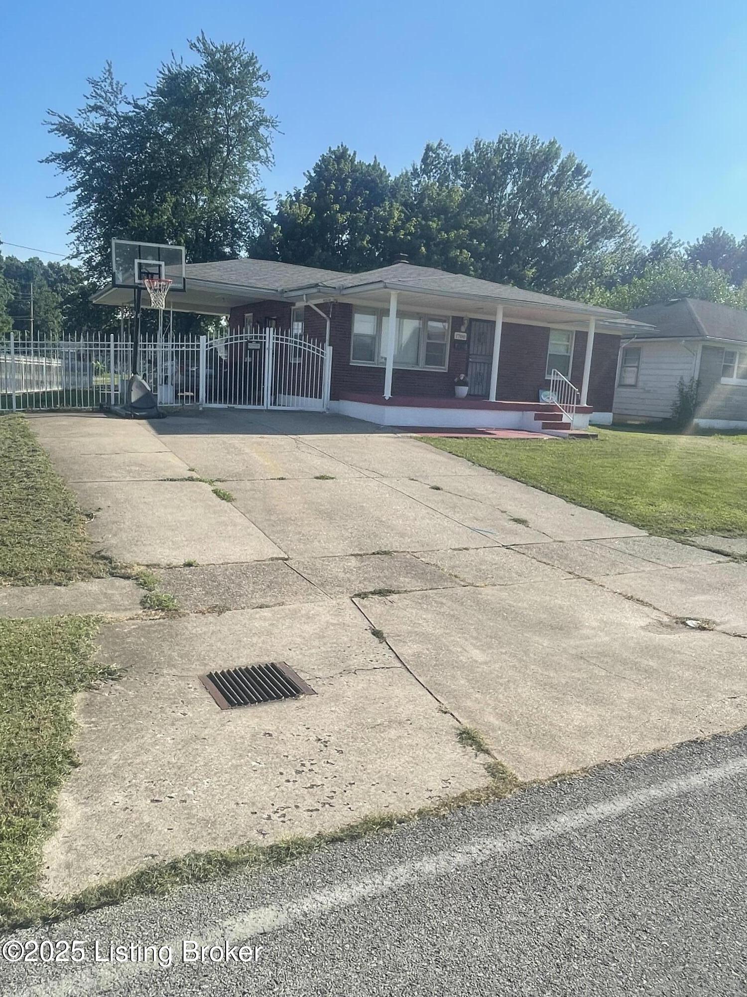 1700 Chester Road Louisville, KY 40216 - Photo 2 of 15 Front.