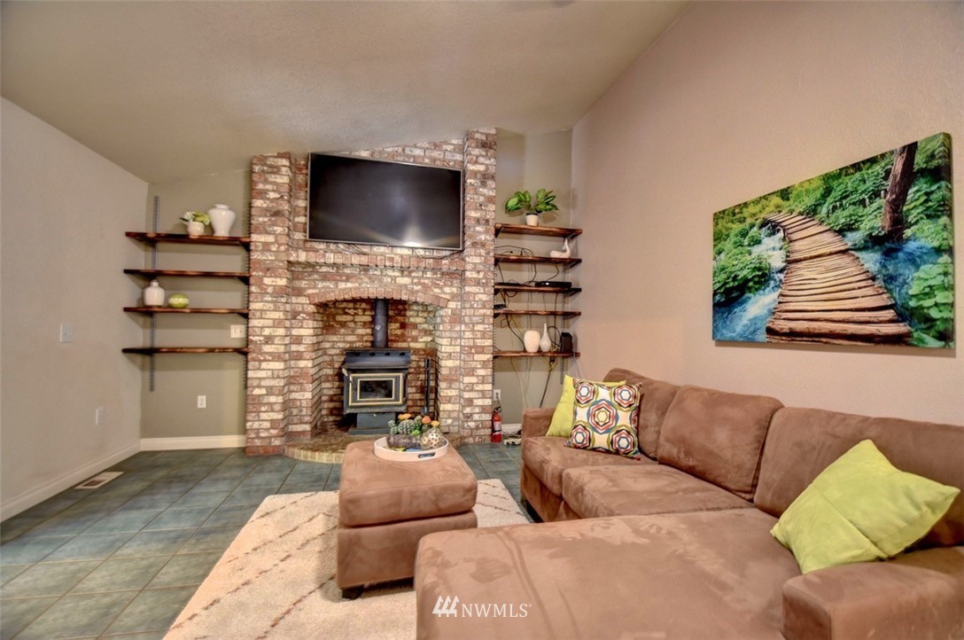 5632 137th Lane Southwest Rochester, WA 98579 - Photo 12 of 30