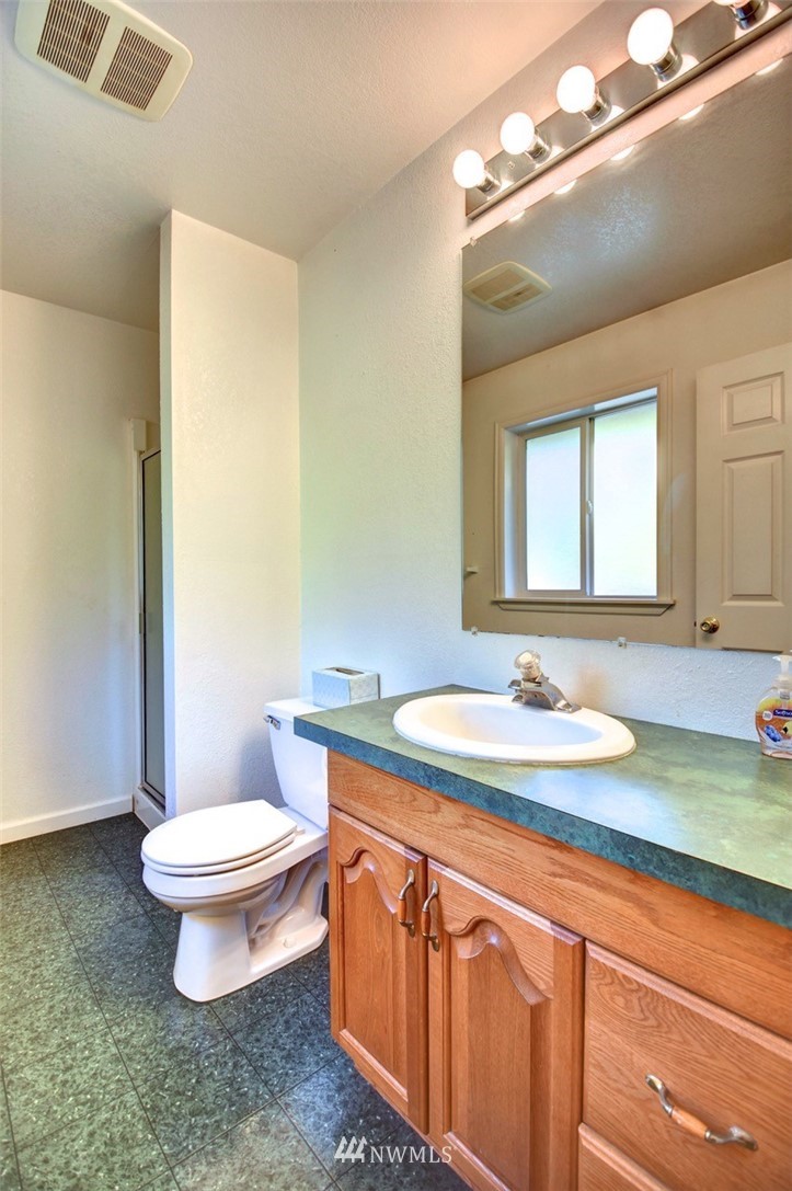 5632 137th Lane Southwest Rochester, WA 98579 - Photo 21 of 30