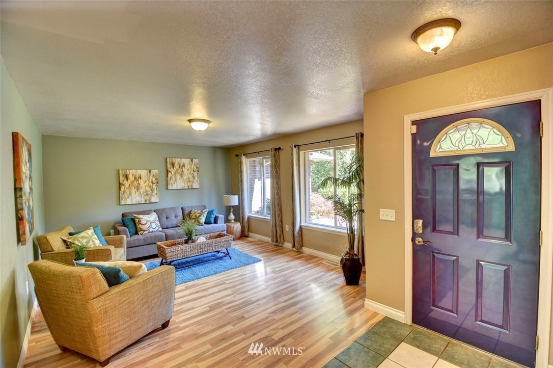 5632 137th Lane Southwest Rochester, WA 98579 - Photo 4 of 30