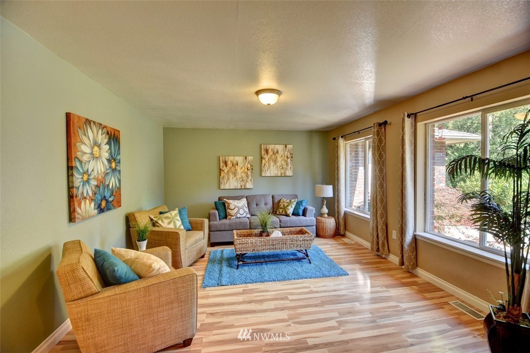 5632 137th Lane Southwest Rochester, WA 98579 - Photo 5 of 30