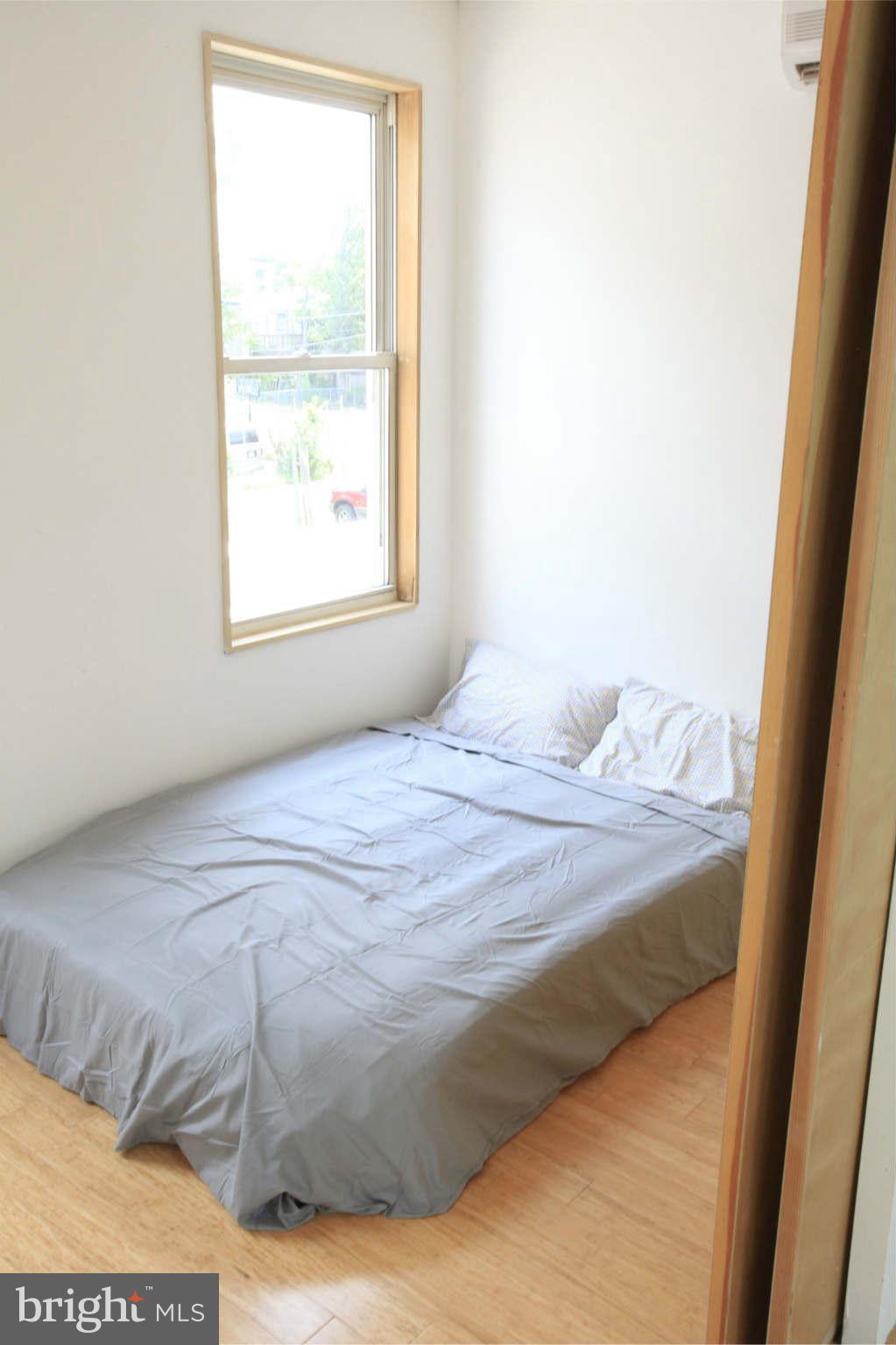 735 18th Street Northeast Washington, DC 20002 - Photo 5 of 10 Bedroom%201