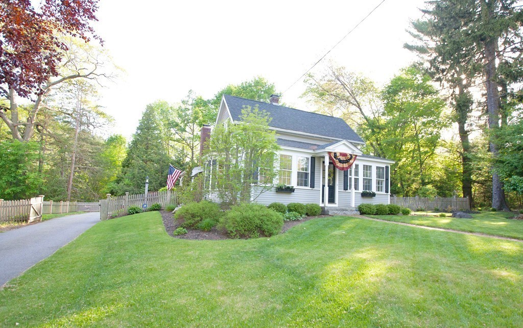 38 Clark Road Andover, MA 01810 - Photo 3 of 24 Gallery Image 3