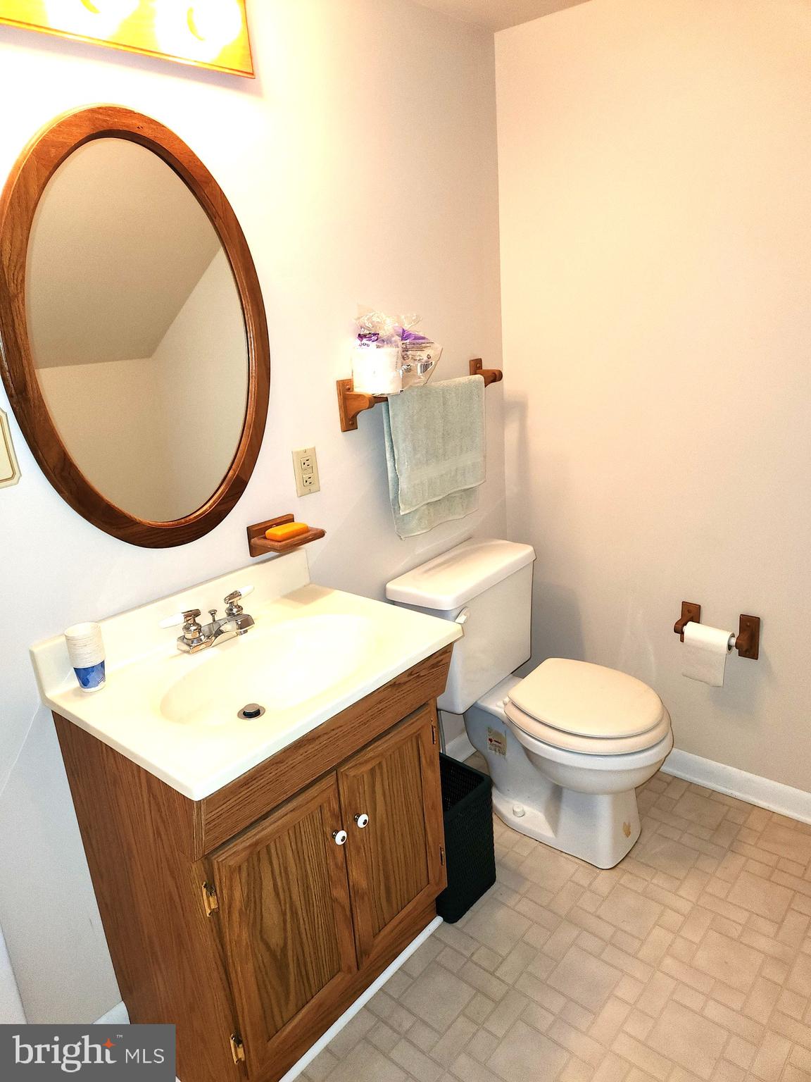 28538 Edgemere Road Easton, MD 21601 - Photo 21 of 27 1/2 Bath on second floor