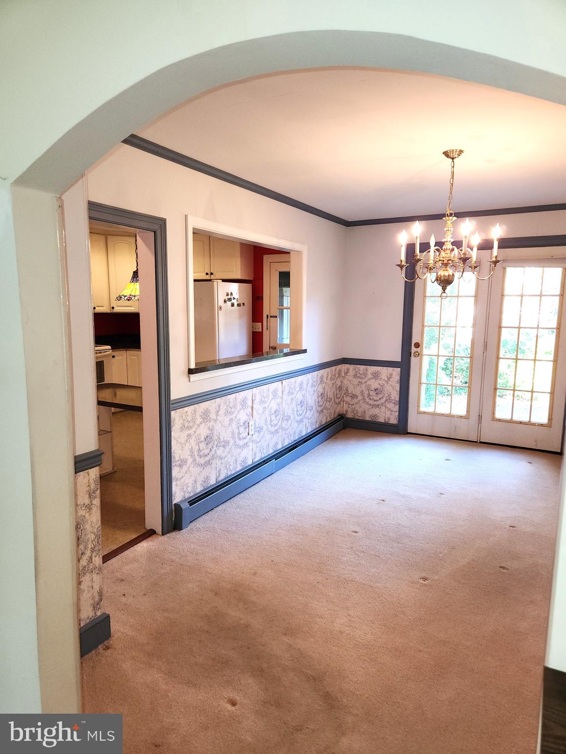 28538 Edgemere Road Easton, MD 21601 - Photo 4 of 27 Arched entrance to Dining Room