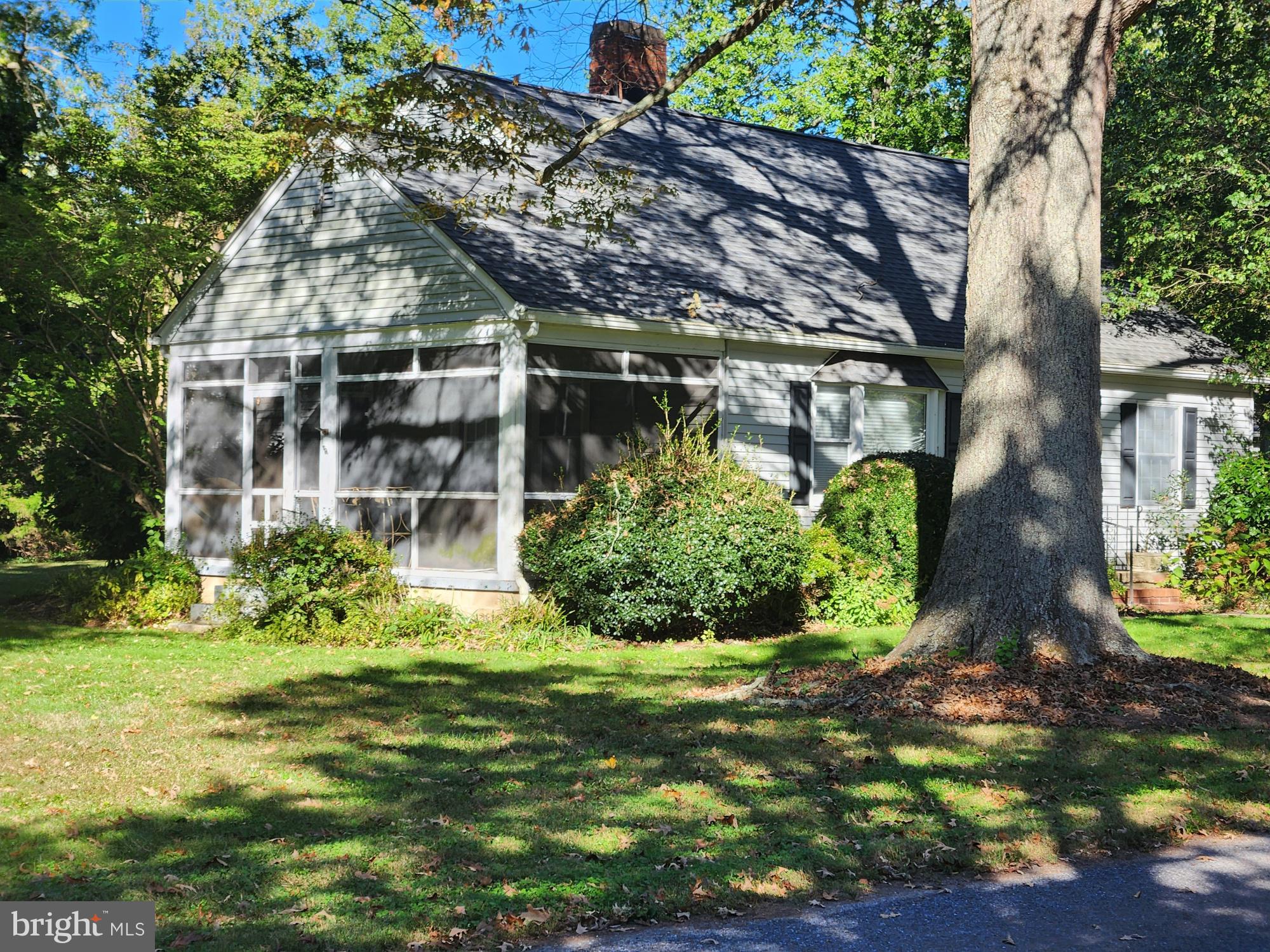 28538 Edgemere Road Easton, MD 21601 - Photo 6 of 27 Enjoy morning coffee on You Screened Porch