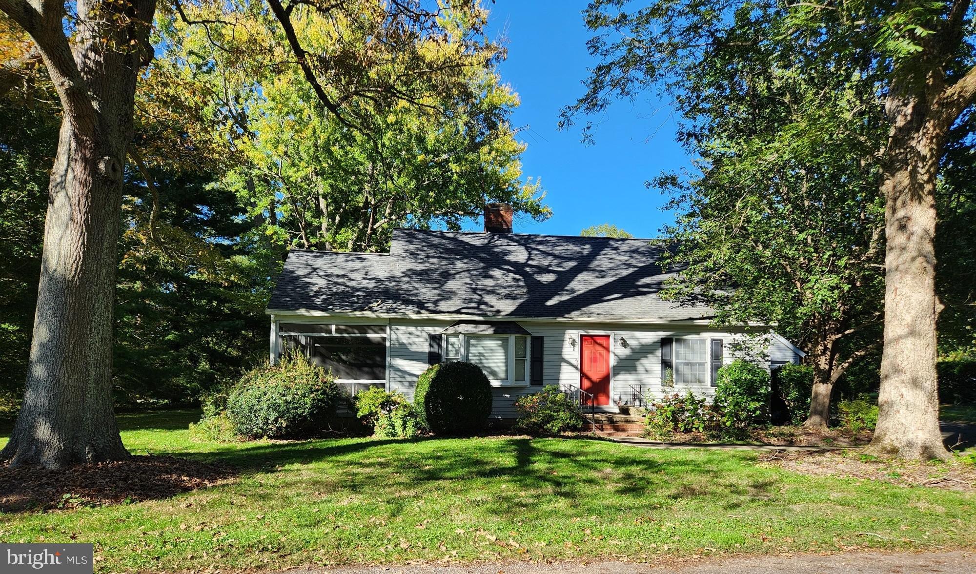 28538 Edgemere Road Easton, MD 21601 - Photo 7 of 27 Charming home embraced by lush greenery.