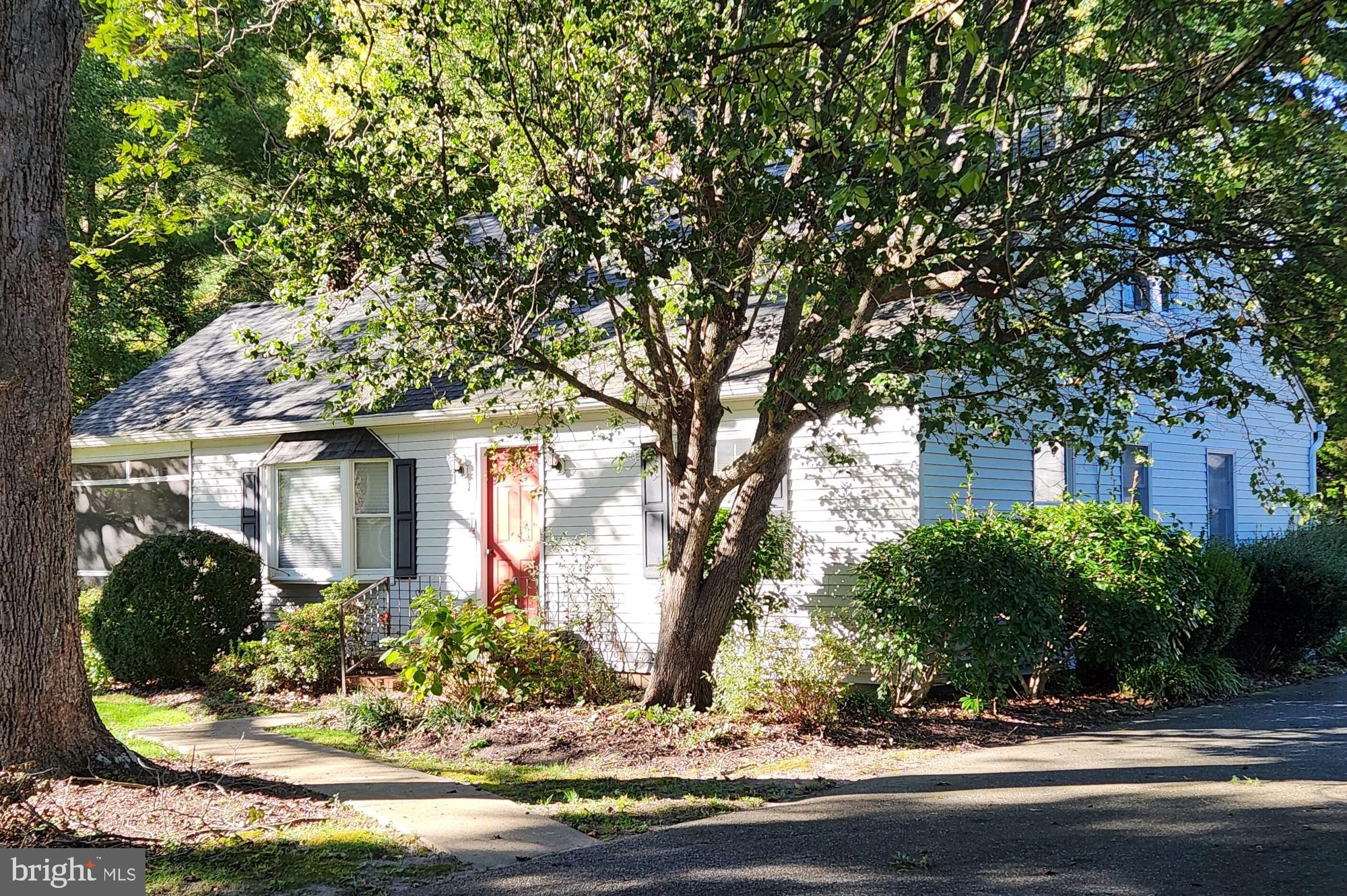 28538 Edgemere Road Easton, MD 21601 - Photo 8 of 27 Tucked away in a great neighborhood