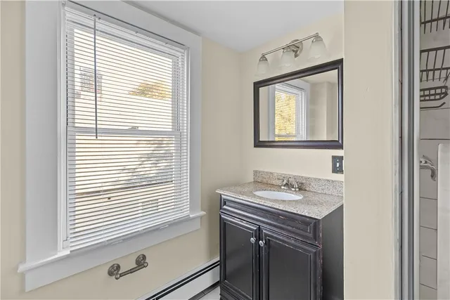 $3,800 | 18 Rhode Island Avenue, Unit 3, Newport, RI 02840