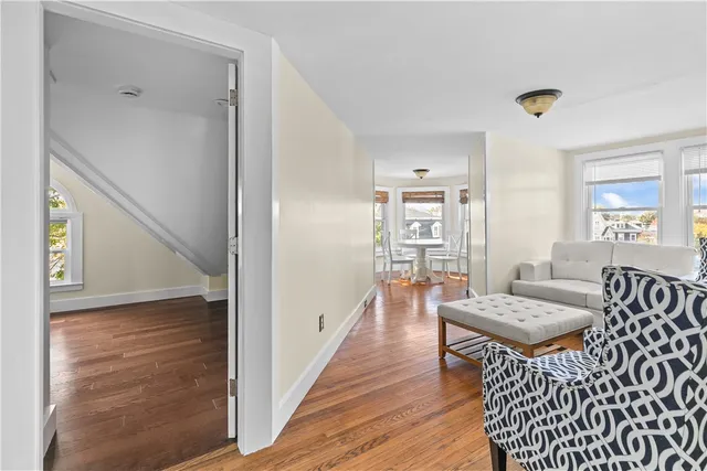 $3,800 | 18 Rhode Island Avenue, Unit 3, Newport, RI 02840