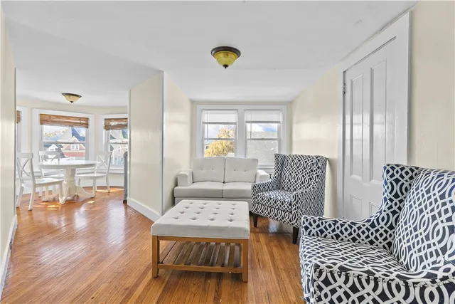 $3,800 | 18 Rhode Island Avenue, Unit 3, Newport, RI 02840