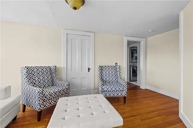 $3,800 | 18 Rhode Island Avenue, Unit 3, Newport, RI 02840