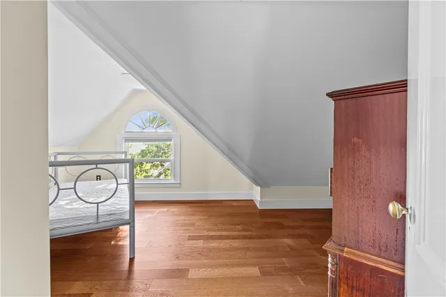 $3,800 | 18 Rhode Island Avenue, Unit 3, Newport, RI 02840