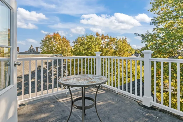 $3,800 | 18 Rhode Island Avenue, Unit 3, Newport, RI 02840