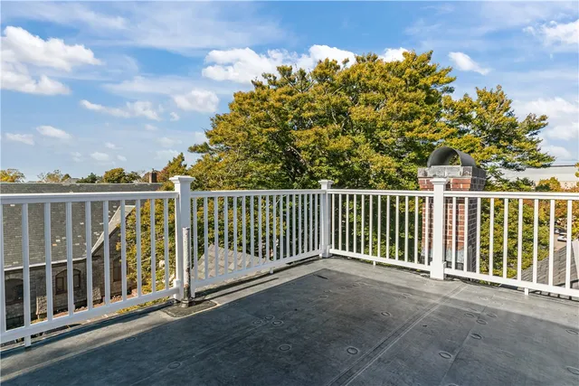 $3,800 | 18 Rhode Island Avenue, Unit 3, Newport, RI 02840