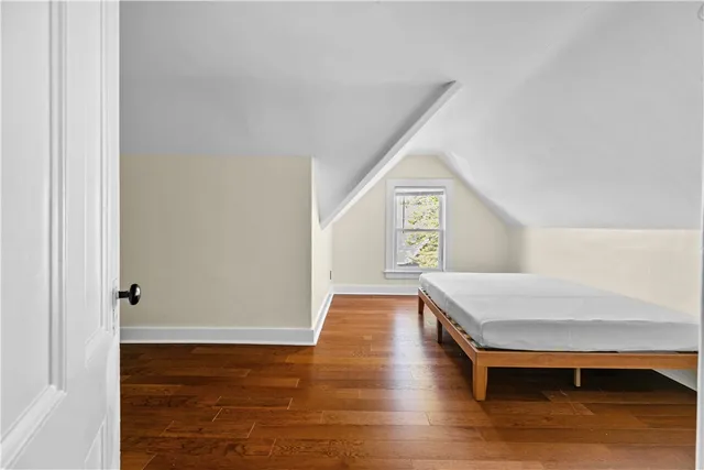 $3,800 | 18 Rhode Island Avenue, Unit 3, Newport, RI 02840