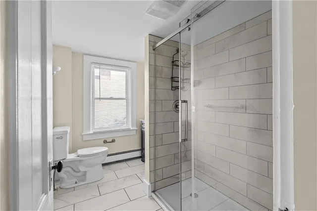 $3,800 | 18 Rhode Island Avenue, Unit 3, Newport, RI 02840