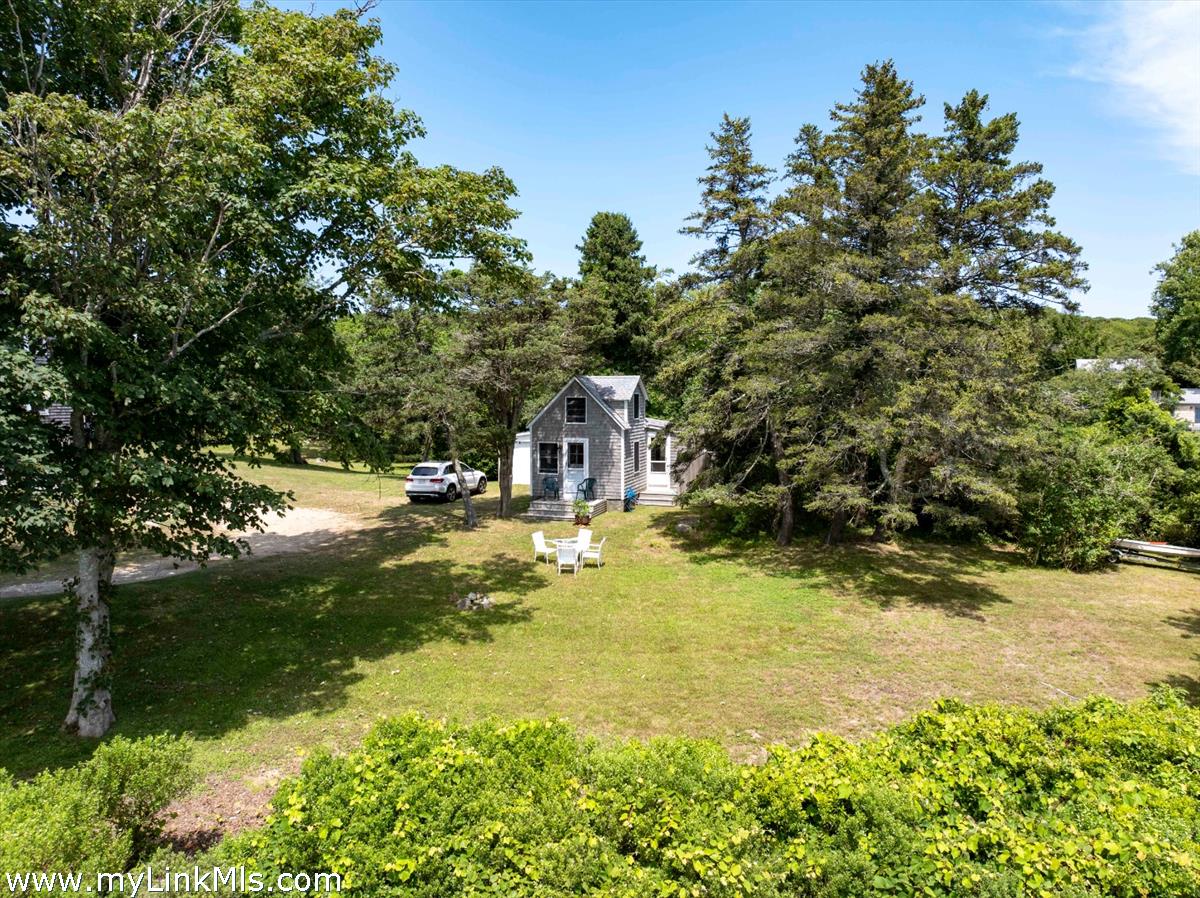 34 Edy's Island Way Chilmark, MA 02535 - Photo 19 of 46 Guest house