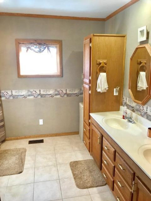 10364 Broadway Road Remus, MI 49340 - Photo 17 of 32 Guest Bath
