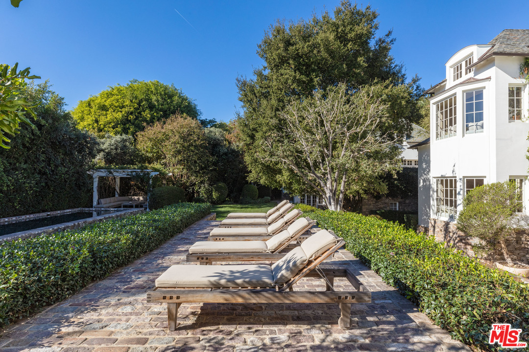 651 Siena Way Los Angeles, CA 90077 - Photo 13 of 49