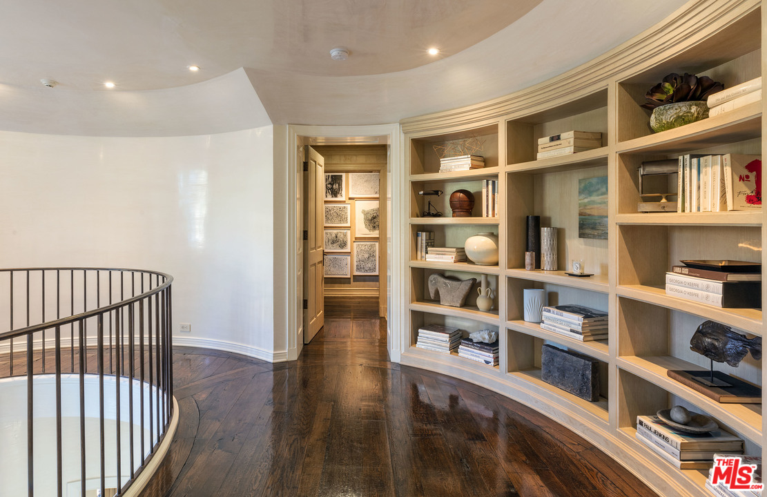 651 Siena Way Los Angeles, CA 90077 - Photo 34 of 49