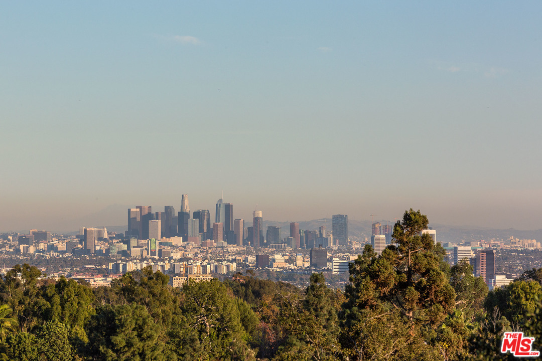 651 Siena Way Los Angeles, CA 90077 - Photo 38 of 49