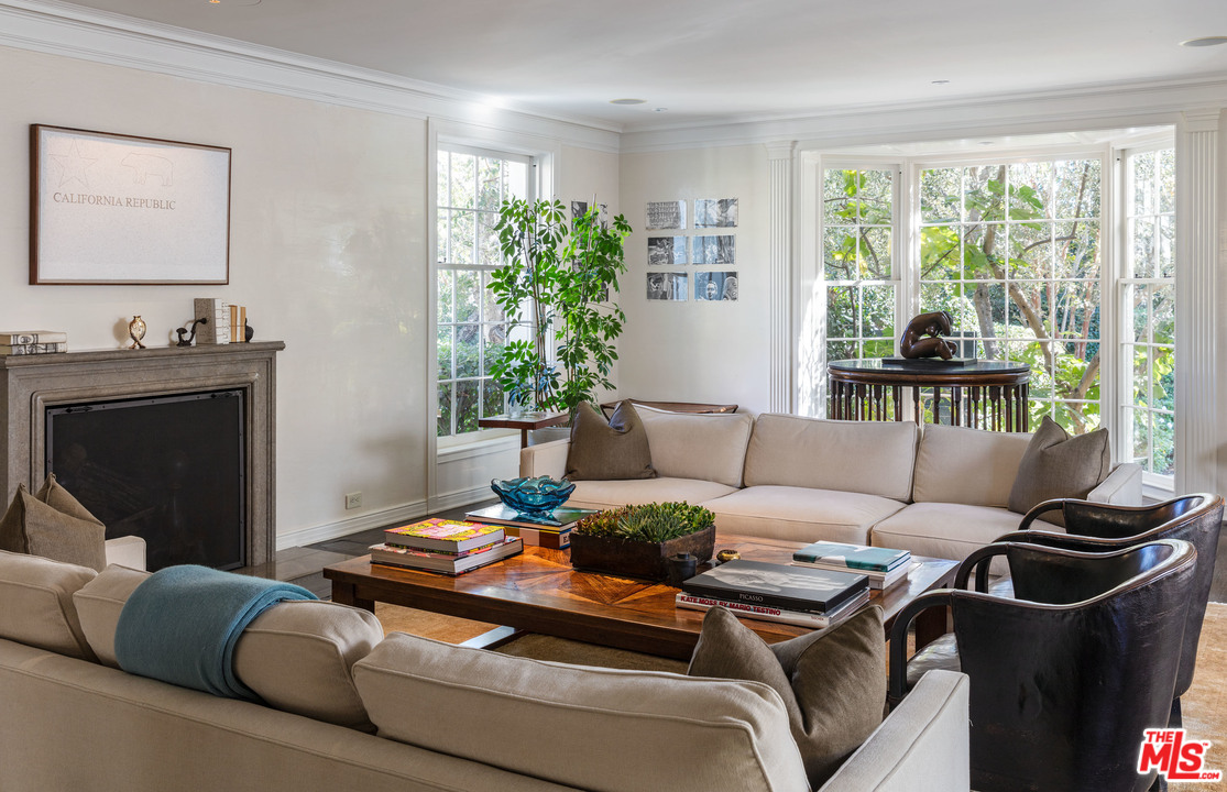 651 Siena Way Los Angeles, CA 90077 - Photo 5 of 49