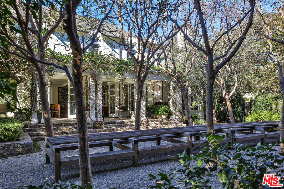 651 Siena Way Los Angeles, CA 90077 - Photo 10 of 49