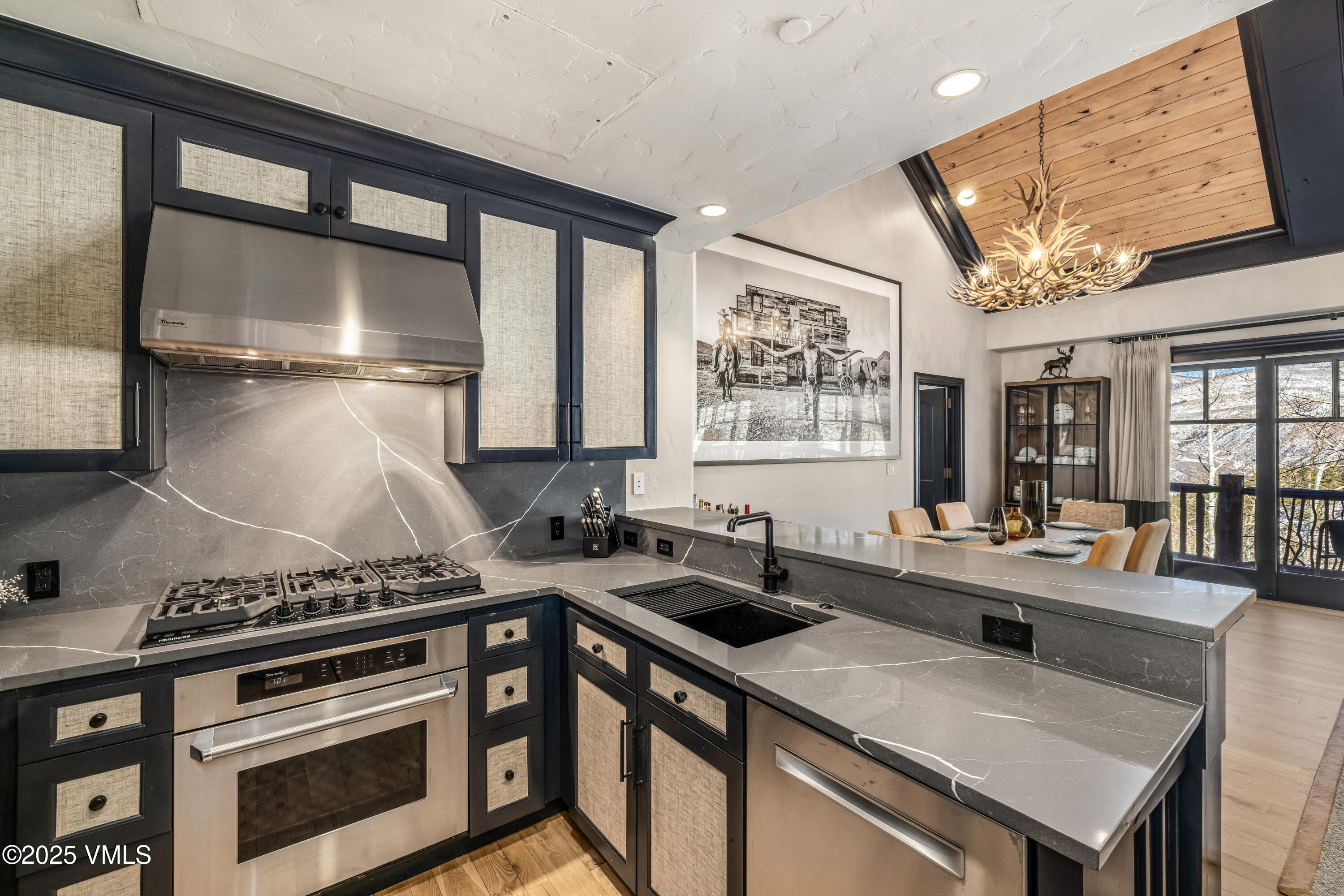 130 Daybreak Ridge Road, Unit R401 Avon, CO 81620 - Photo 16 of 39 Kitchen