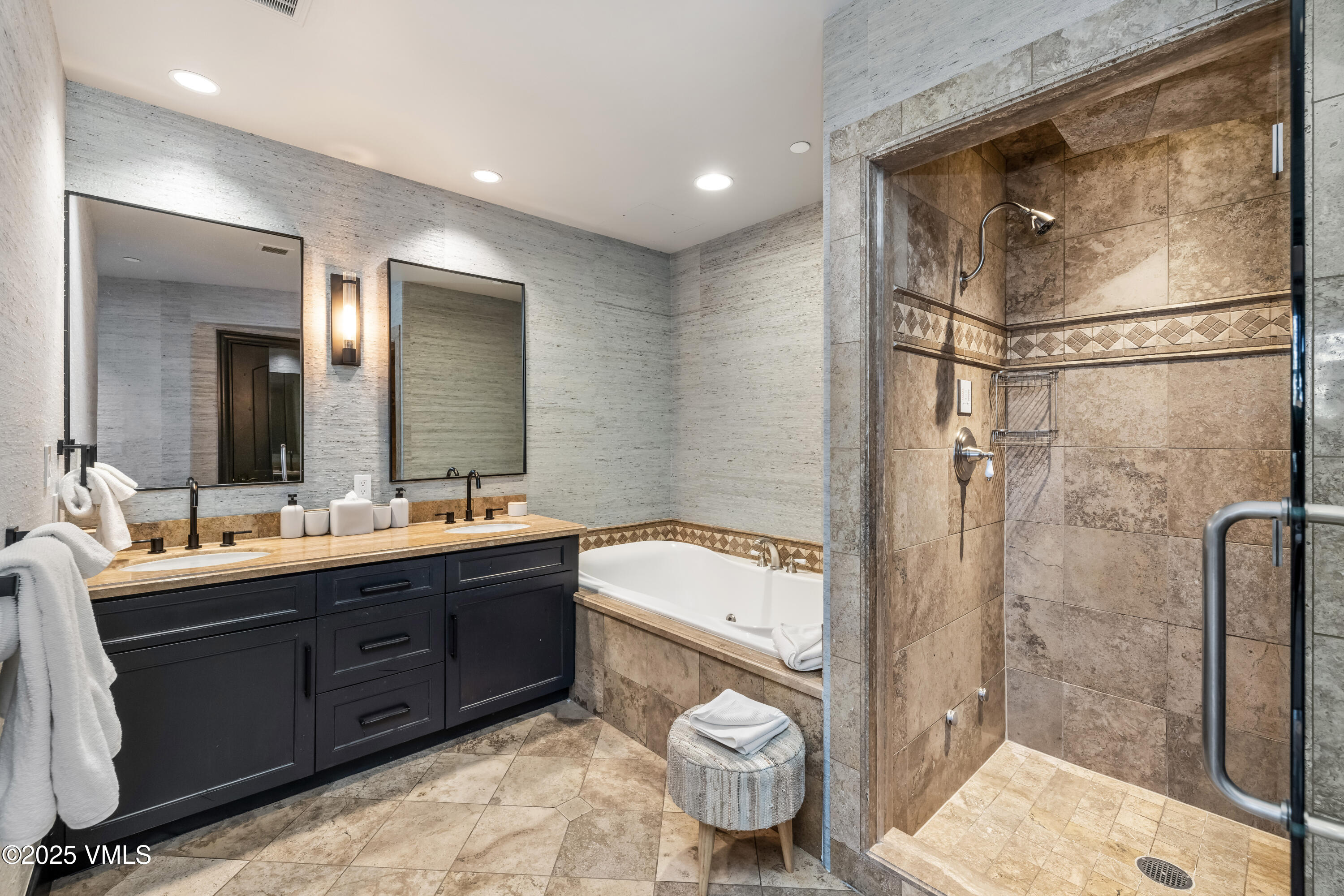 130 Daybreak Ridge Road, Unit R401 Avon, CO 81620 - Photo 19 of 39 Primary Bath