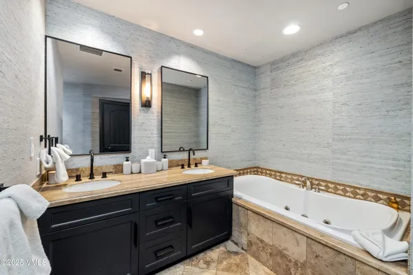 $5,295,000 | 130 Daybreak Ridge Road, Unit R401, Avon, CO 81620