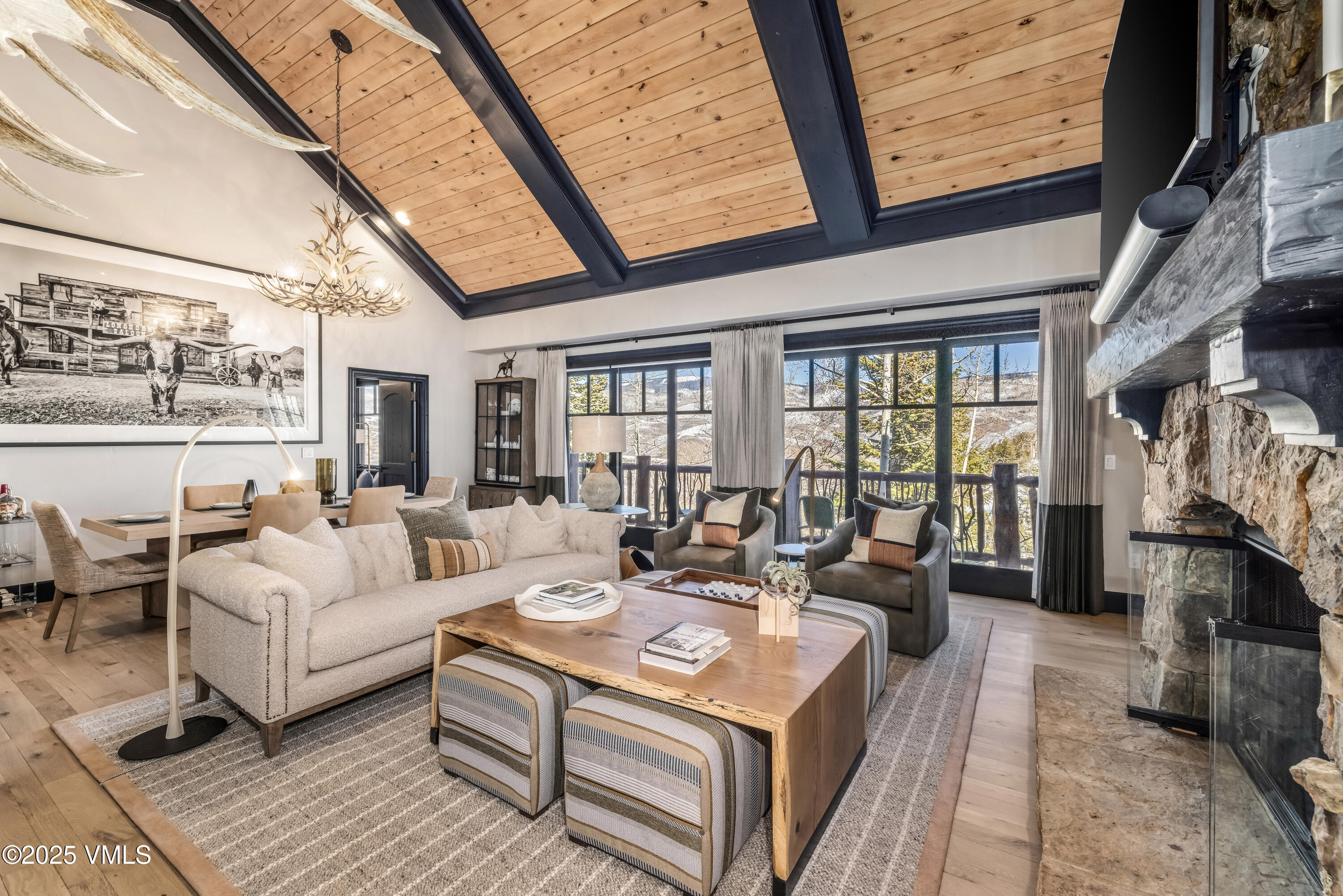 130 Daybreak Ridge Road, Unit R401 Avon, CO 81620 - Photo 3 of 39 Living Room