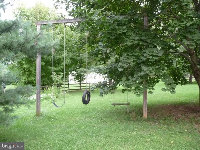 17501 Country View Way Mount Airy, MD 21771 - Photo 12 of 18 Back yard