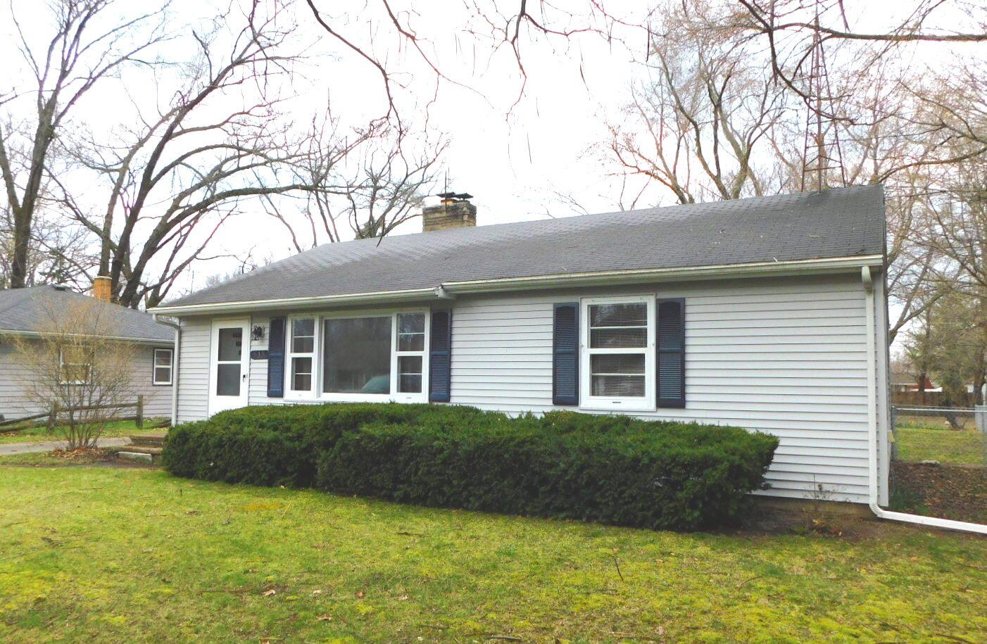 535 Chippewa Road Benton Harbor, MI 49022 - Photo 3 of 30 DSCN9413
