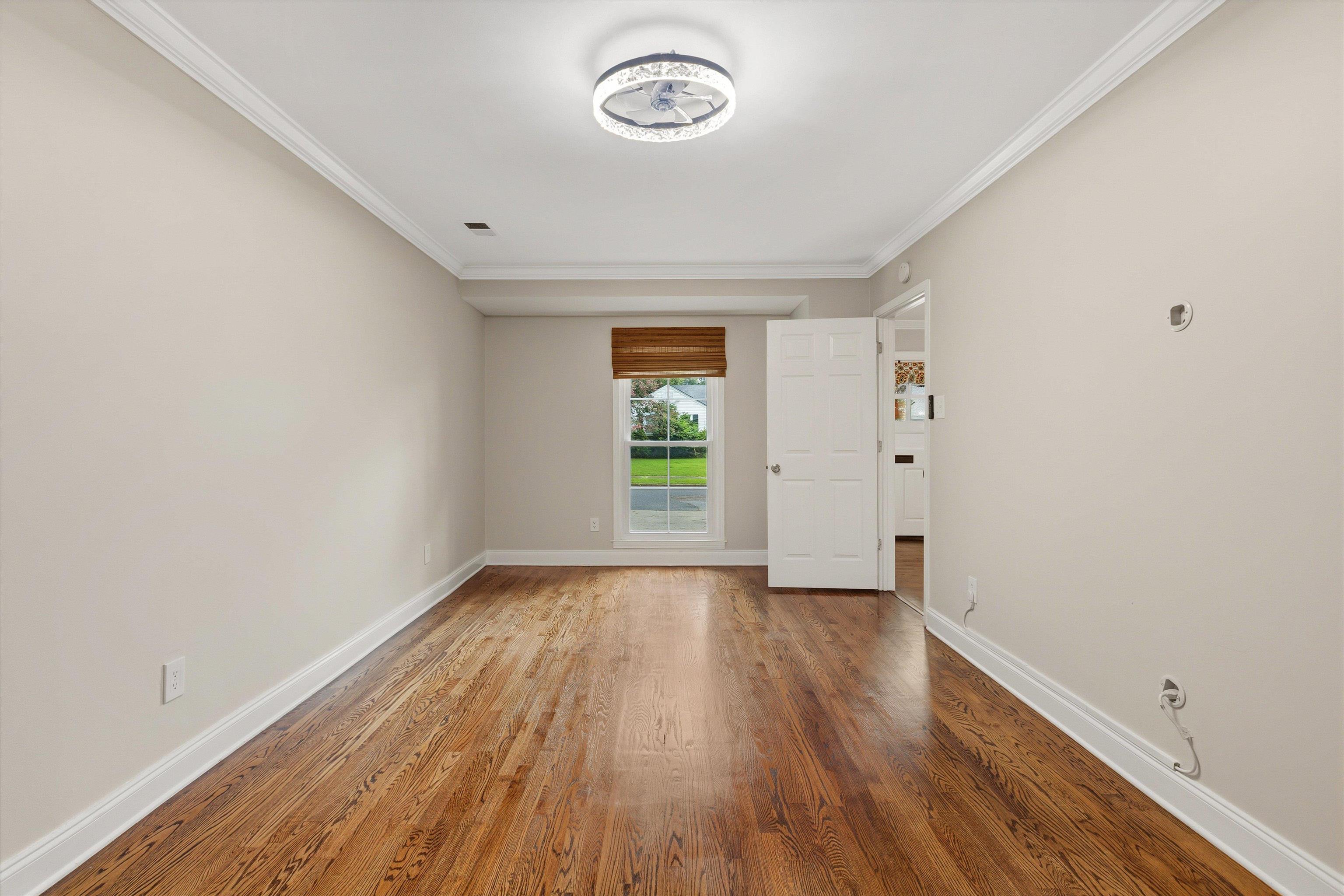 5007 Princeton Road Memphis, TN 38117 - Photo 13 of 24 Great sized master bedroom