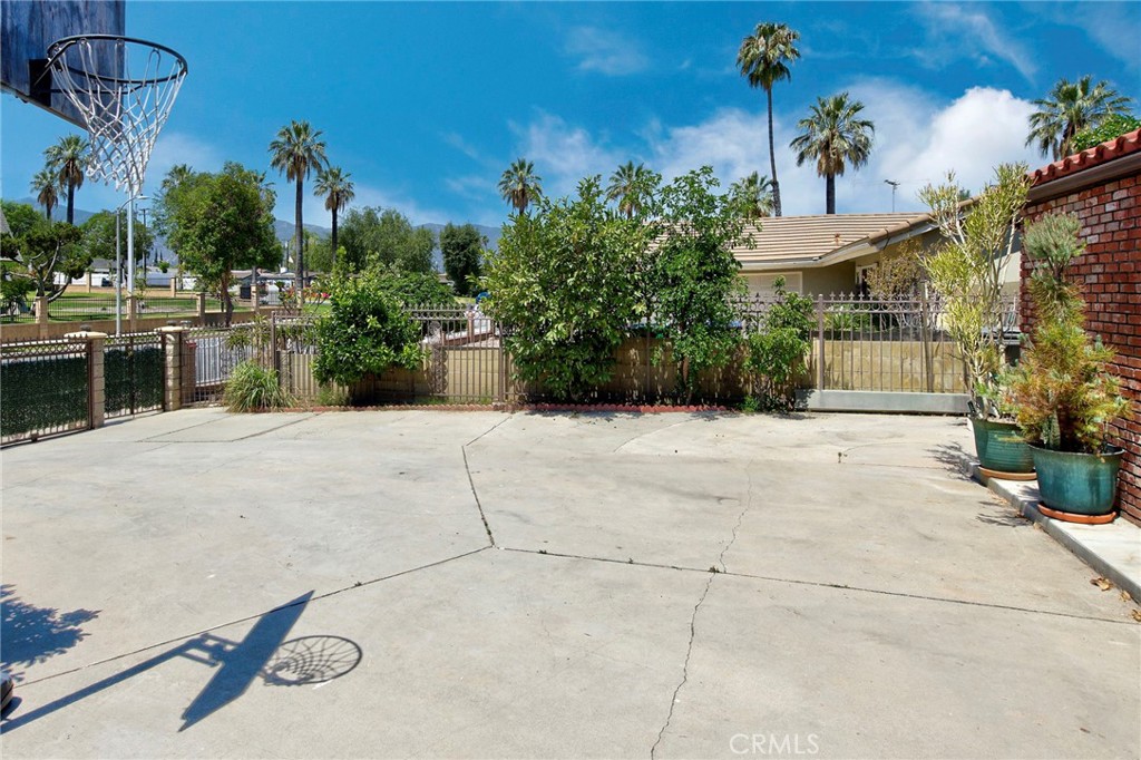 129 East Rancho Road Corona, CA 92879 - Photo 8 of 42