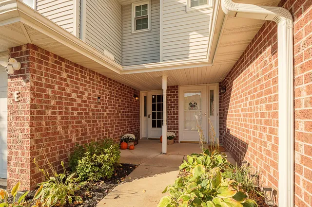 $234,900 | 2579 Telluride Trail, Unit E, Green Bay, WI 54313